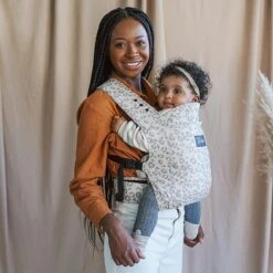 ROOKIE Baby Premium Draagzak- Design Buikdrager - Comfortabel En Ergonomisch - Pasgeboren Babydrager - Peuterdrager - Biologisch Katoen - Super Zacht - Unisex: Voor Mama En Papa (Leoprint Beige) -Winkel Voor Babyproducten 1198x1200 72