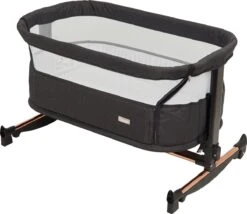 BabyGO Co Sleeper - Aanschuifwieg Met Schommelfuntie - Vivaldi - Goud-Zwart -Winkel Voor Babyproducten 1200x1040 3