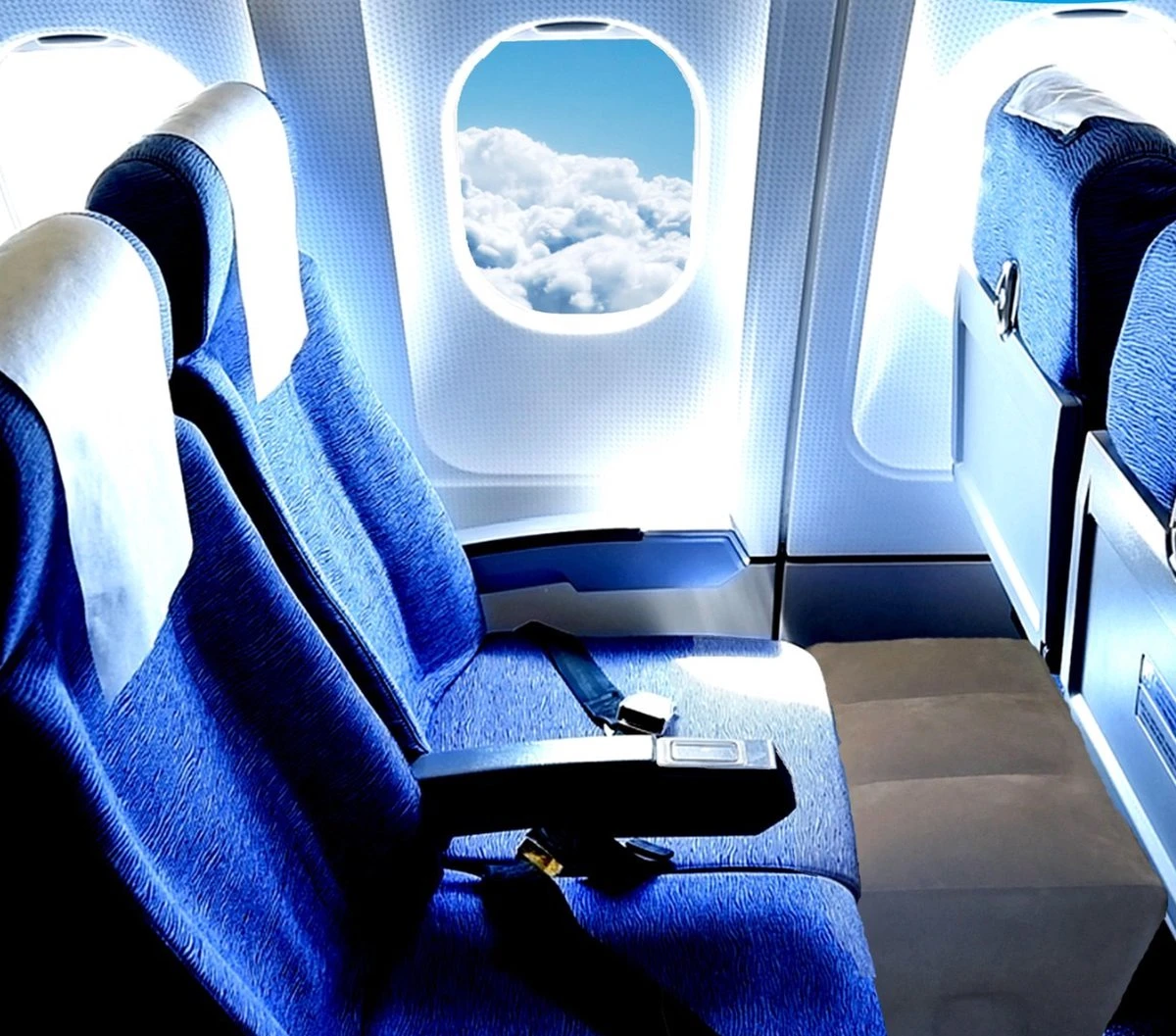 Vliegtuigbedje - Reiskussen - Voetensteun - Multifunctioneel Opblaasbaar Kussen Voor In Het Vliegtuig - Auto - Trein 3 Vliegtuigbedje - Reiskussen - Voetensteun - Multifunctioneel Opblaasbaar Kussen Voor In Het Vliegtuig - Auto - Trein