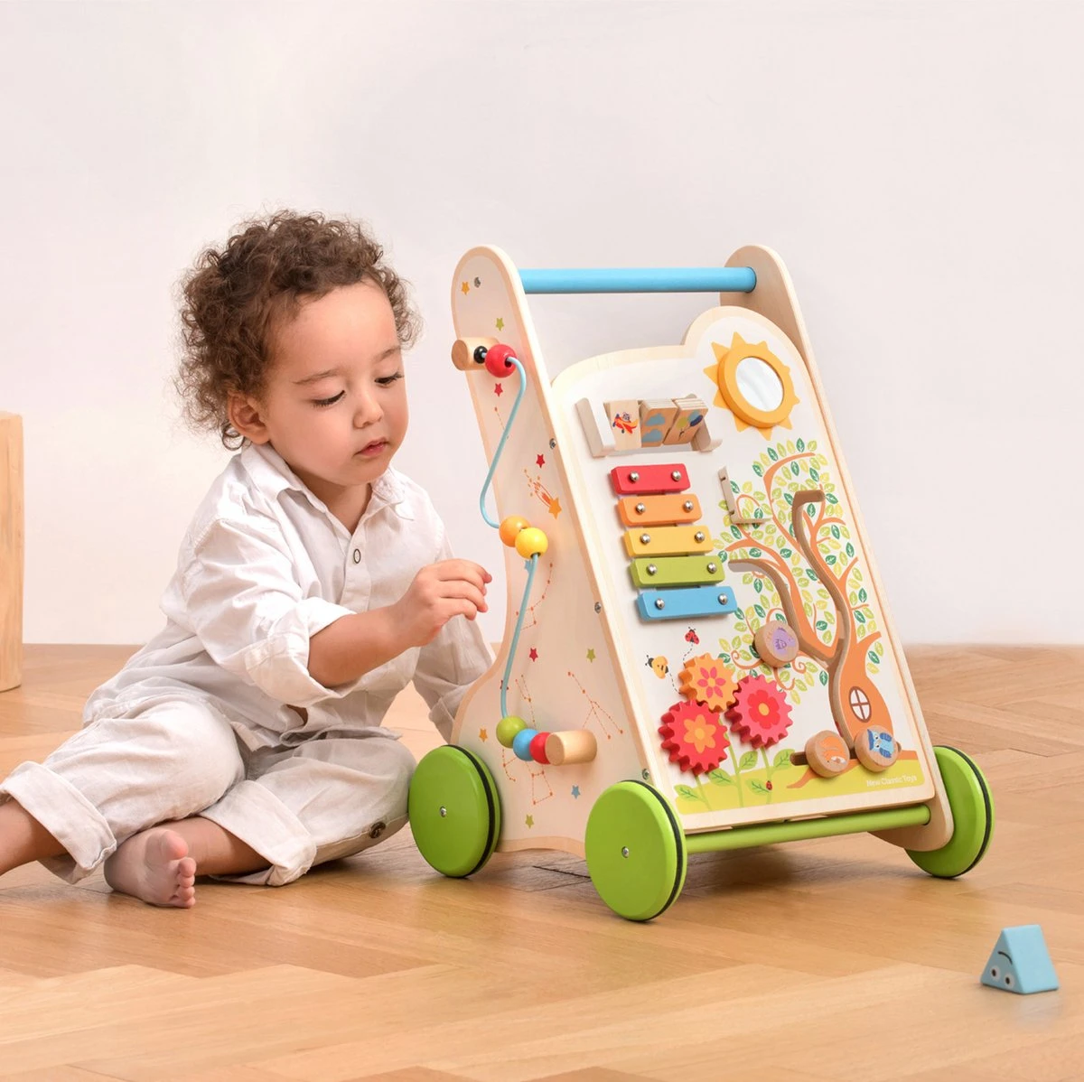 New Classic Toys® New Classic Toys Houten Activiteiten Duw- Loopwagen 5 New Classic Toys® New Classic Toys Houten Activiteiten Duw- Loopwagen - Afbeelding 3