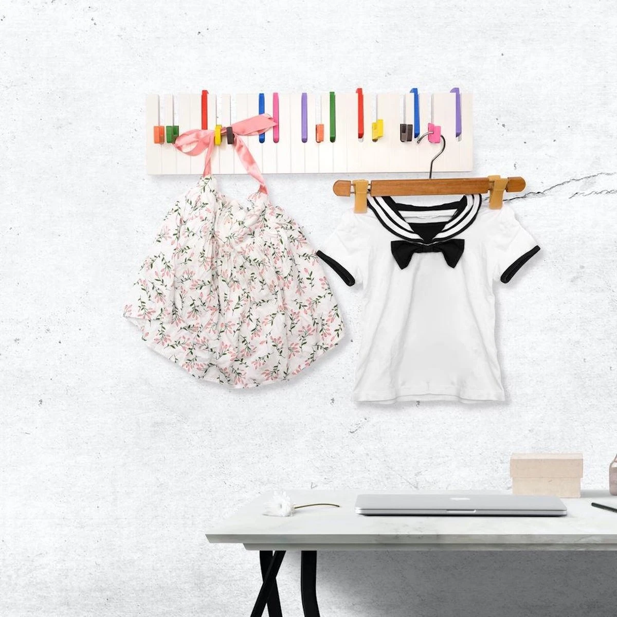 Merkloos Decopatent® Wandkapstok Hout - Piano Kinderkamer Kapstok - Met 16 Ophang Haken - Wand Kapstok - Garderoberek - Wit - 60 Cm Breed 4 Merkloos Decopatent® Wandkapstok Hout - Piano Kinderkamer Kapstok - Met 16 Ophang Haken - Wand Kapstok - Garderoberek - Wit - 60 Cm Breed - Afbeelding 2