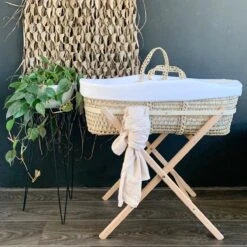 Funnababy Wieg Mozes - Gevlochten Mand - Inclusief Matras - Inclusief Standaard - Inclusief Bekleding - Naturel / Wit -Winkel Voor Babyproducten 1200x1200 1380