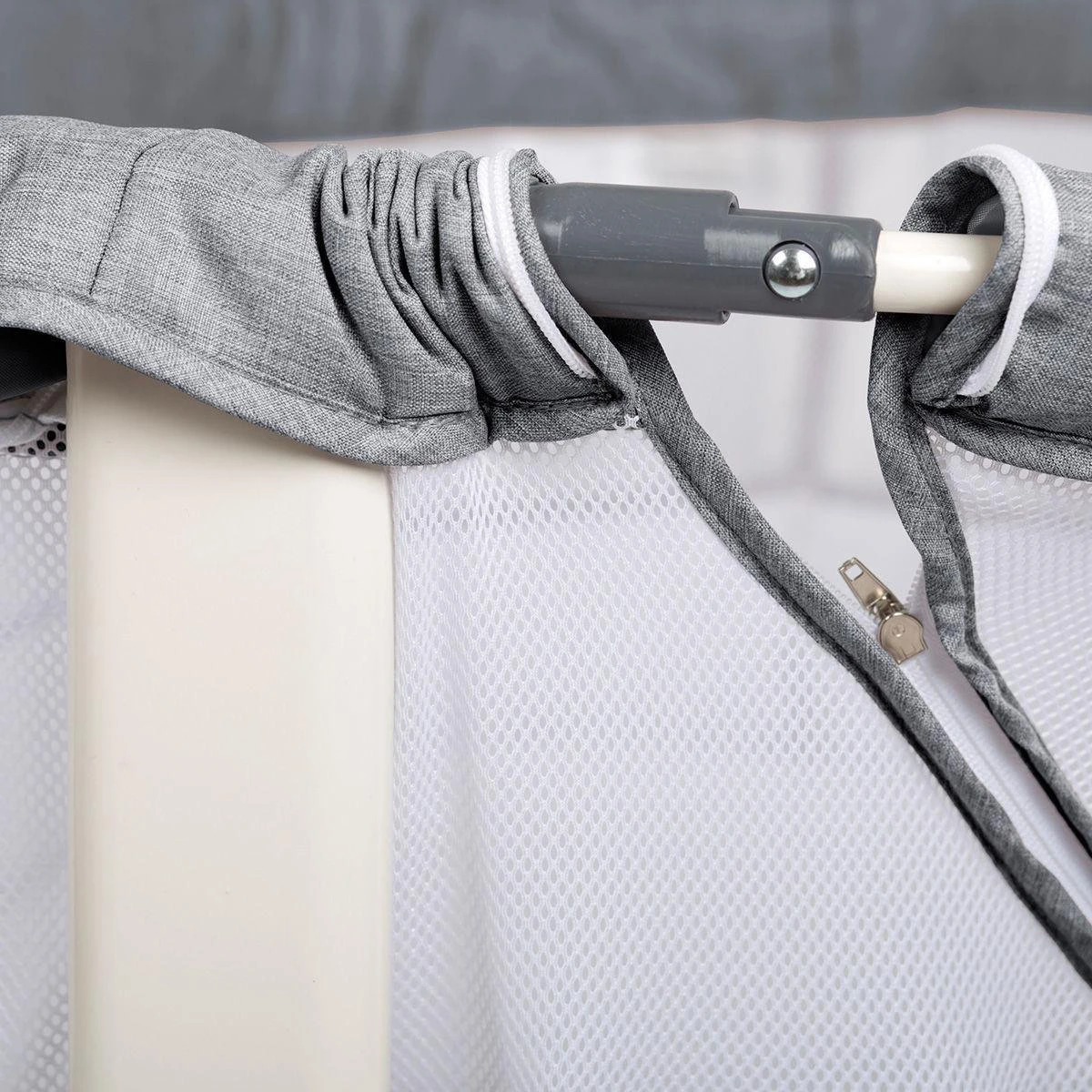 BabyGO Co Sleeper Wieg Met Schommelfuntie Vivaldi Grey 10 BabyGO Co Sleeper Wieg Met Schommelfuntie Vivaldi Grey - Afbeelding 8