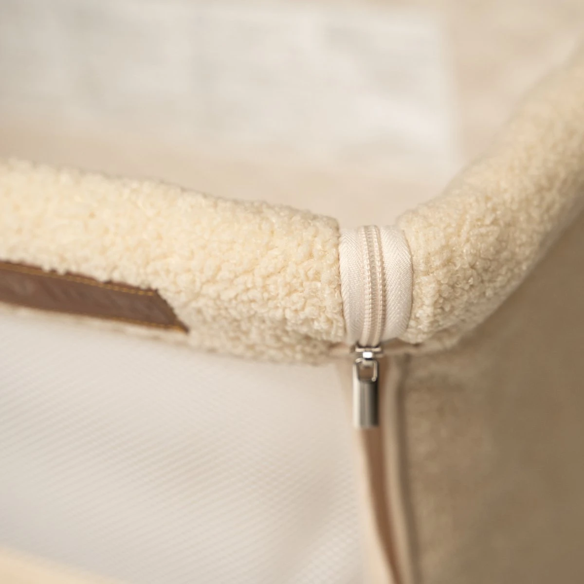 Born Lucky Sleepy Co Sleeper / Aanschuifwieg - Wieg - In Hoogte Verstelbaar - Verrijdbaar - Teddy Cream 6 Born Lucky Sleepy Co Sleeper / Aanschuifwieg - Wieg - In Hoogte Verstelbaar - Verrijdbaar - Teddy Cream - Afbeelding 4