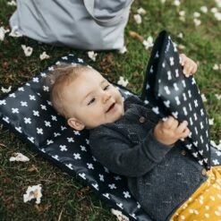 KipKep Napper Verschoonmatje - Machinewasbaar - Crossy Black -Winkel Voor Babyproducten 1200x1200 2199