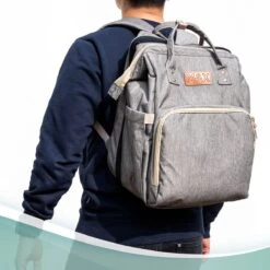 Luiertas Rugzak - Monx Luiertas Verzorgingstas Met Uitklapbaar Babybedje - Overzichtelijke Luierrugzak Extra Buggy En Kinderwagen Haken Inclusief Geïsoleerde Flessenhouder - Grijs -Winkel Voor Babyproducten 1200x1200 2251