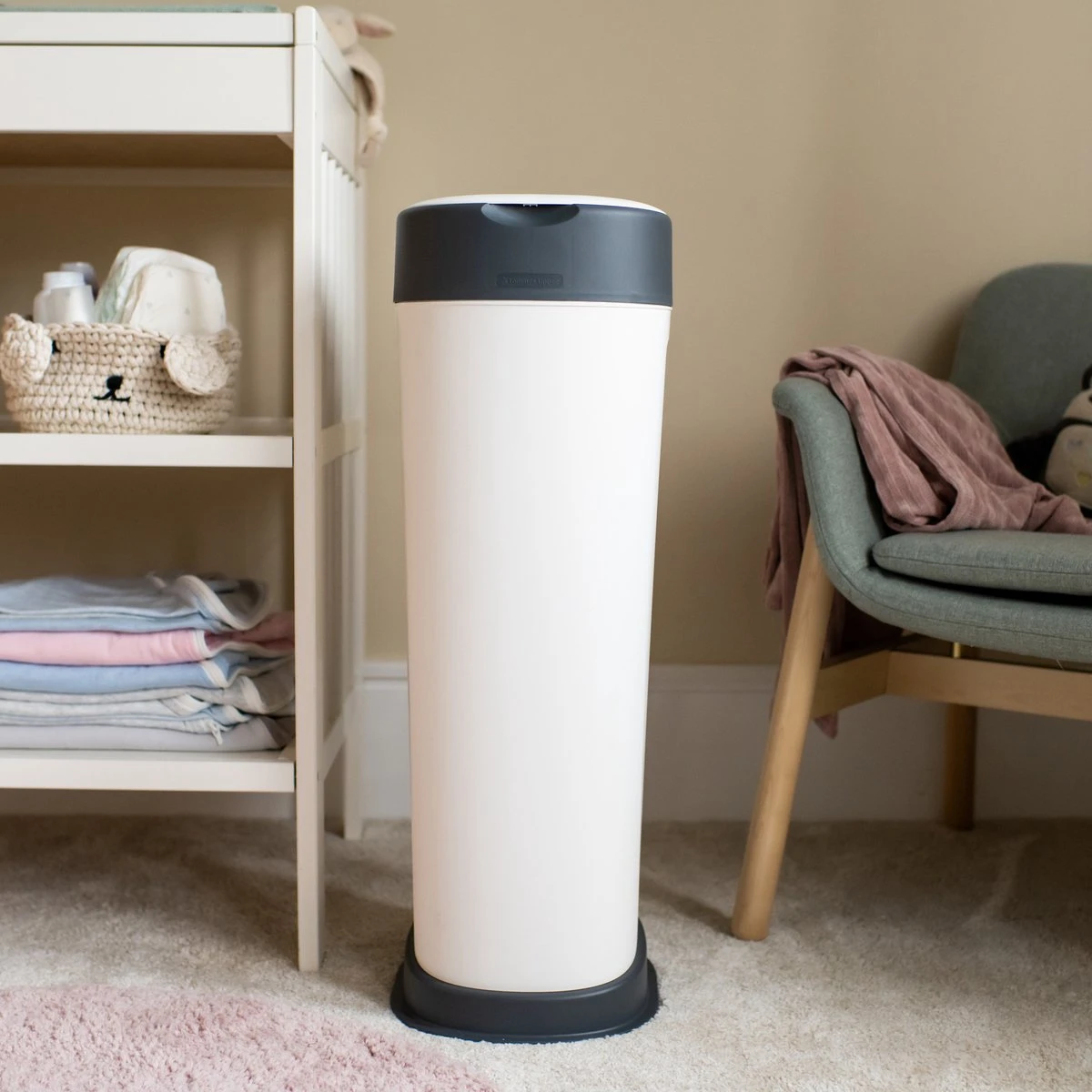 Tommee Tippee Twist & Click XL-luieremmer - Voor Maximaal 60 Luiers - Milieuvriendelijker Systeem - 1 Navulcassette - Duurzaam Geproduceerde Antibacteriële GREENFILM 11 Tommee Tippee Twist & Click XL-luieremmer - Voor Maximaal 60 Luiers - Milieuvriendelijker Systeem - 1 Navulcassette - Duurzaam Geproduceerde Antibacteriële GREENFILM - Afbeelding 9