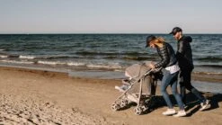 Lionelo Irma - Buggy - Wandelwagen- Lichte 7kg - Tot 15 Kg - Geveerde Wielen - 360° - Tot 5 Jaar - Opbergmand - Verstelbare Handgreep - Snel Inklapsysteem - Compact Formaat -Winkel Voor Babyproducten 1200x674 3