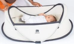 Deryan Infant BabyBox Campingbedje - Baby Klamboe - Cream -Winkel Voor Babyproducten 1200x716 2