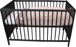 Ledikant - Colorfull Home - Babybed - Anett - Zwart - 120 X 60 Cm - Verstelbare Bodem -Winkel Voor Babyproducten 1200x753 1