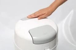 DiaperPail - Soft Grey - Luieremmer Met Speciale Luiersluis - Werkt Met Normale Vuilniszakken 18 DiaperPail - Soft Grey - Luieremmer Met Speciale Luiersluis - Werkt Met Normale Vuilniszakken -Winkel Voor Babyproducten 1200x799 27