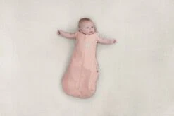 ErgoPouch Slaapzak Baby Cocoon Zomer - 0-3 Maanden - TOG 0.2 - Berries 12 ErgoPouch Slaapzak Baby Cocoon Zomer - 0-3 Maanden - TOG 0.2 - Berries -Winkel Voor Babyproducten 1200x799 39