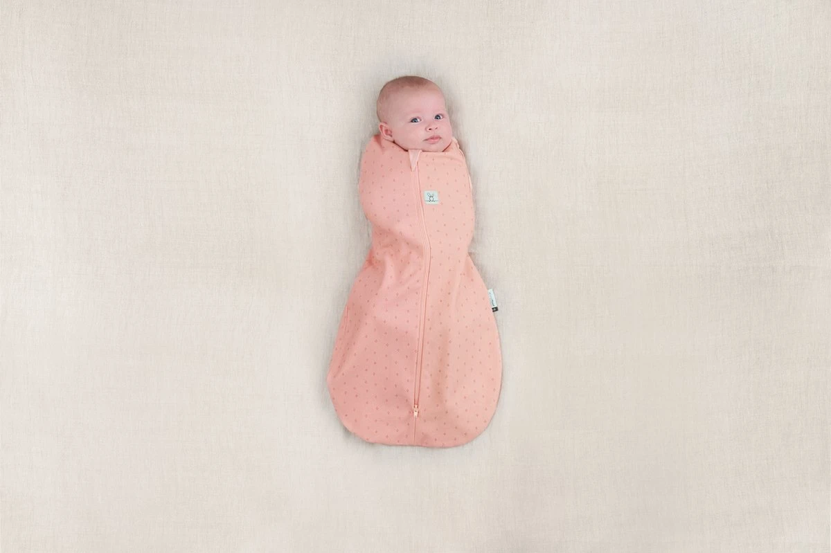 ErgoPouch Slaapzak Baby Cocoon Zomer - 0-3 Maanden - TOG 0.2 - Berries 5 ErgoPouch Slaapzak Baby Cocoon Zomer - 0-3 Maanden - TOG 0.2 - Berries - Afbeelding 4
