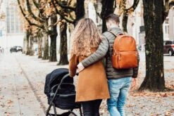 MOZZ Luiertas Rugzak Beautiful Backpack - Cognac -Winkel Voor Babyproducten 1200x800 330