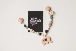 Wagenspanner Olifant - Musthave 2021 - Baby Wagenspanner Hout - Vrolijke Kinderwagenspanner - Eenvoudig Te Bevestigen - Kraamcadeau Voor Jongens En Meisjes - Baby Cadeau -Winkel Voor Babyproducten 1200x800 377