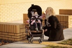 MoMi Wandelwagen Estelle - Zwart -Winkel Voor Babyproducten 1200x800 438