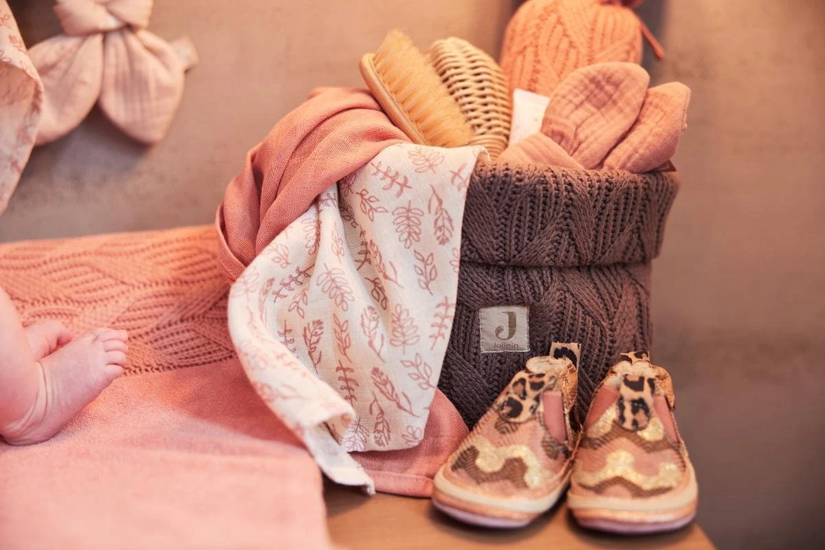 Jollein Hydrofiel Multidoek Meadow 115x115cm - Rosewood - 2 Stuks 5 Jollein Hydrofiel Multidoek Meadow 115x115cm - Rosewood - 2 Stuks - Afbeelding 3