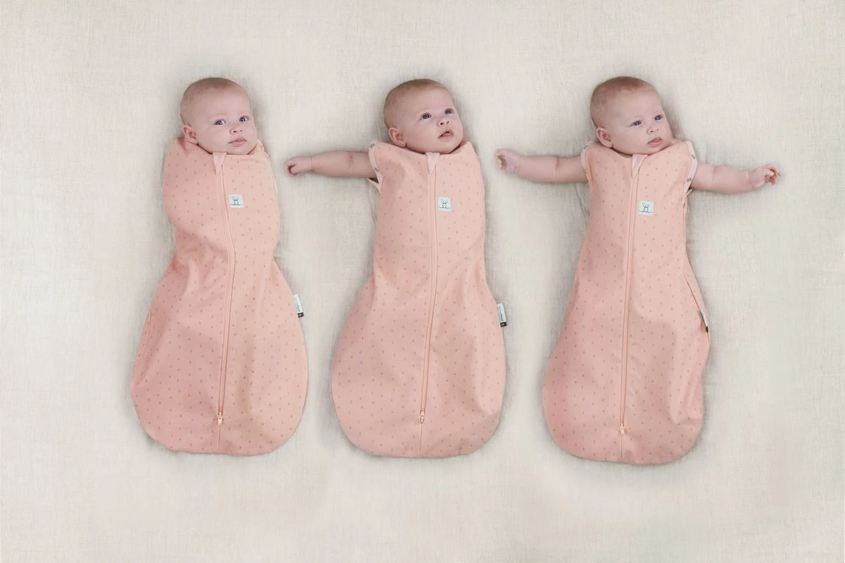 ErgoPouch Slaapzak Baby Cocoon Zomer - 0-3 Maanden - TOG 0.2 - Berries 10 ErgoPouch Slaapzak Baby Cocoon Zomer - 0-3 Maanden - TOG 0.2 - Berries - Afbeelding 9