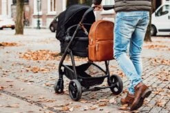 MOZZ Luiertas Rugzak Beautiful Backpack - Cognac -Winkel Voor Babyproducten 1200x804 7