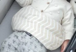 KipKep Woller Warmtekussen - Sandy Wig - Kruik - Pittenzak - Verlicht Buikkramp -Winkel Voor Babyproducten 1200x816 4