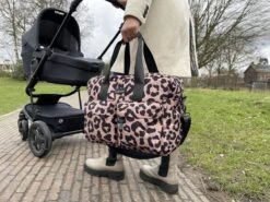 Kidzroom Gorgeous Luiertas - Bruin - Ophanglussen Kinderwagen - Verschoonmatje - Verstelbare Schouderband 22 Kidzroom Gorgeous Luiertas - Bruin - Ophanglussen Kinderwagen - Verschoonmatje - Verstelbare Schouderband -Winkel Voor Babyproducten 1200x899 31