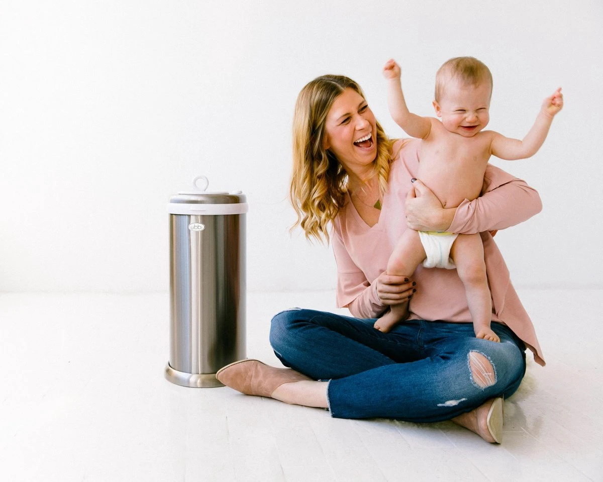 Ubbi® Ubbi Luieremmer - Zilver - Metaal - Geurloos - Geen Navulcassettes Nodig 4 Ubbi® Ubbi Luieremmer - Zilver - Metaal - Geurloos - Geen Navulcassettes Nodig - Afbeelding 2