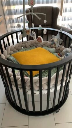 IL BAMBINI Gevlochten Baby Bed Bumper Treccia - Bedomrander - Box Omrander - Hoofdbeschermer - Boxrand - Bedbumper - Stootrand - Boxomrander - (3 Meter) Grijs -Winkel Voor Babyproducten 675x1200 4