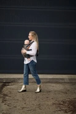 Pure Baby Love - Draagzak - Cross & Go - Panter Zwart - Maat 44/50 - 74 -Winkel Voor Babyproducten 799x1200 117