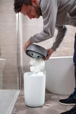 Tommee Tippee Milieuvriendelijke Twist & Click Luieremmer - Met 6 Navulcassettes - Wit -Winkel Voor Babyproducten 800x1200 21