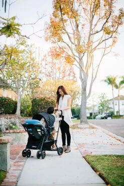 Joovy Caboose Graphite Stand On Tandem Buggy - Zwart - Duo Buggy - Dubbele Buggy 11 Joovy Caboose Graphite Stand On Tandem Buggy - Zwart - Duo Buggy - Dubbele Buggy -Winkel Voor Babyproducten 800x1200 305