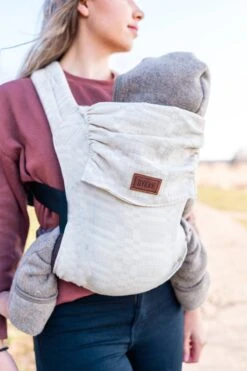 ByKay - Draagzak - Click Carrier Classic - Sand Blocks Summer - Organic Linnen/Cotton -Winkel Voor Babyproducten 800x1200 335