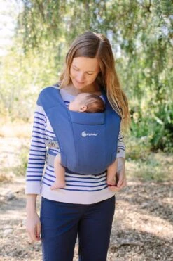 Ergobaby - Embrace - Draagzak Baby - Soft Blue - Ergonomisch Vanaf Geboorte -Winkel Voor Babyproducten 800x1200 345