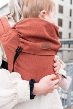 ByKay - Draagzak - Click Carrier Classic - Linnen Rusty Brown -Winkel Voor Babyproducten 800x1200 348