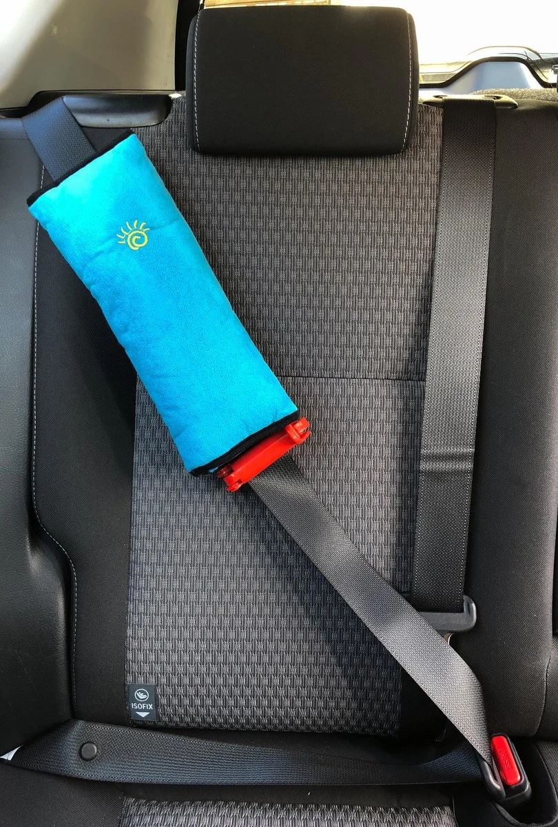 3D Blauwe Gordelkussen Of Slaapkussen Als Reiskussen In De Auto. Dit Kussen Is De Beschermer Van Riem/Gordel, Nek, Hoofd En Kind Bij Het Slapen 7 3D Blauwe Gordelkussen Of Slaapkussen Als Reiskussen In De Auto. Dit Kussen Is De Beschermer Van Riem/Gordel, Nek, Hoofd En Kind Bij Het Slapen - Afbeelding 5