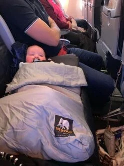 Deryan AirTraveller Vliegtuigbedje - Reiskussen Met Matras - Compact Opgevouwen -Winkel Voor Babyproducten 898x1200 8