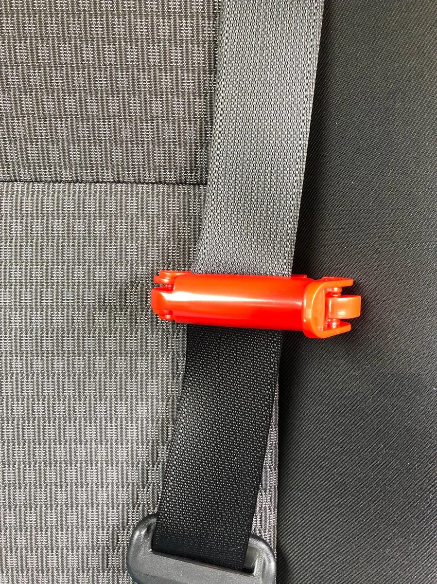 3D Blauwe Gordelkussen Of Slaapkussen Als Reiskussen In De Auto. Dit Kussen Is De Beschermer Van Riem/Gordel, Nek, Hoofd En Kind Bij Het Slapen 4 3D Blauwe Gordelkussen Of Slaapkussen Als Reiskussen In De Auto. Dit Kussen Is De Beschermer Van Riem/Gordel, Nek, Hoofd En Kind Bij Het Slapen - Afbeelding 2