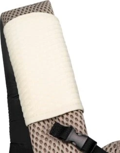 Dooky Ergonomische Draagzak Urban Comfort Beige Desert -Winkel Voor Babyproducten 945x1200 7